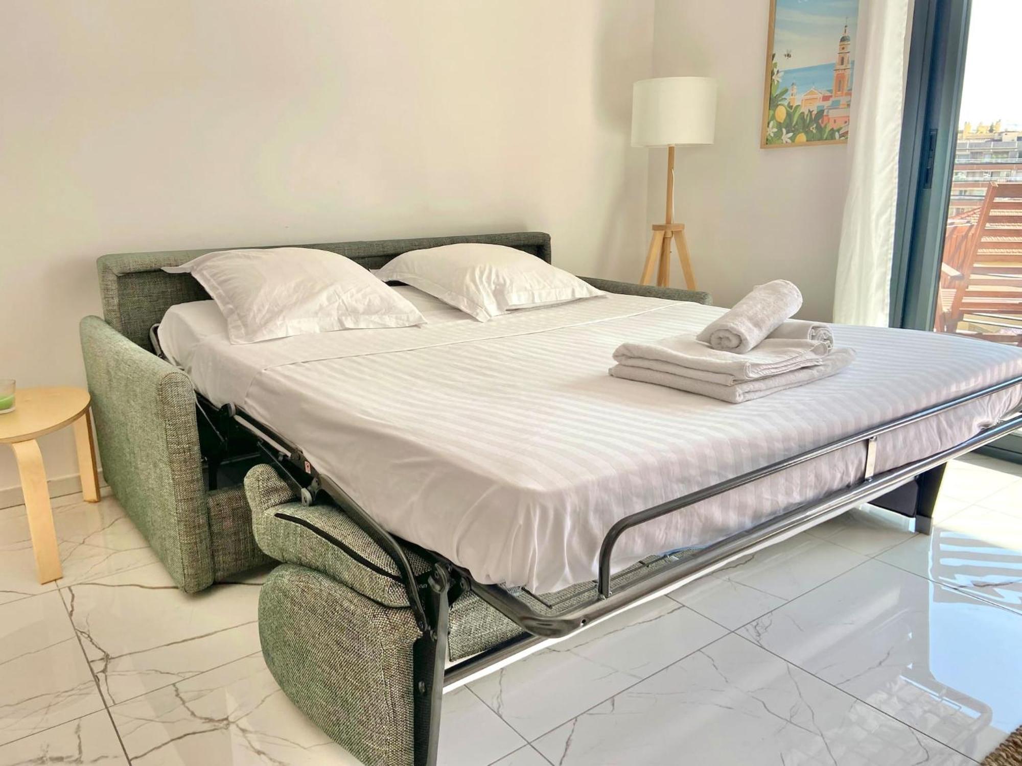 'cap Riviera' Proche Gare Et Centre Apartamento *